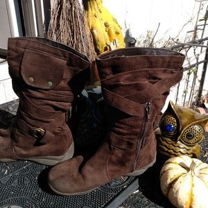 Arizona Brown Faux Suede size 6 zip pull on boot booties